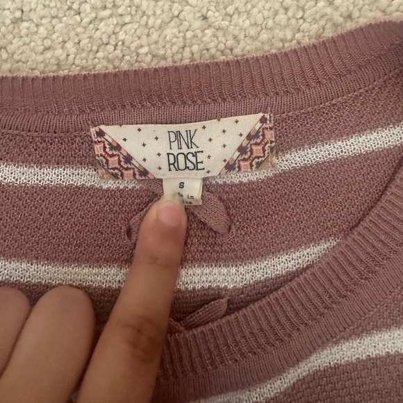 Two striped sweaters - Picture 7 of 7